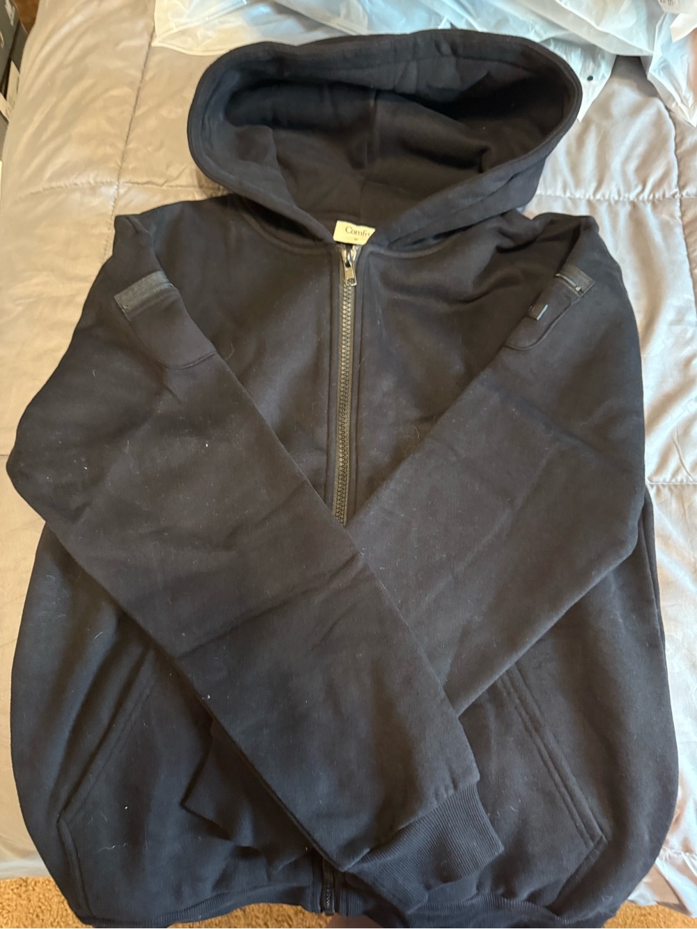 Comfrt Zip Travel Hoodie in Onyx - Picture 2 of 4